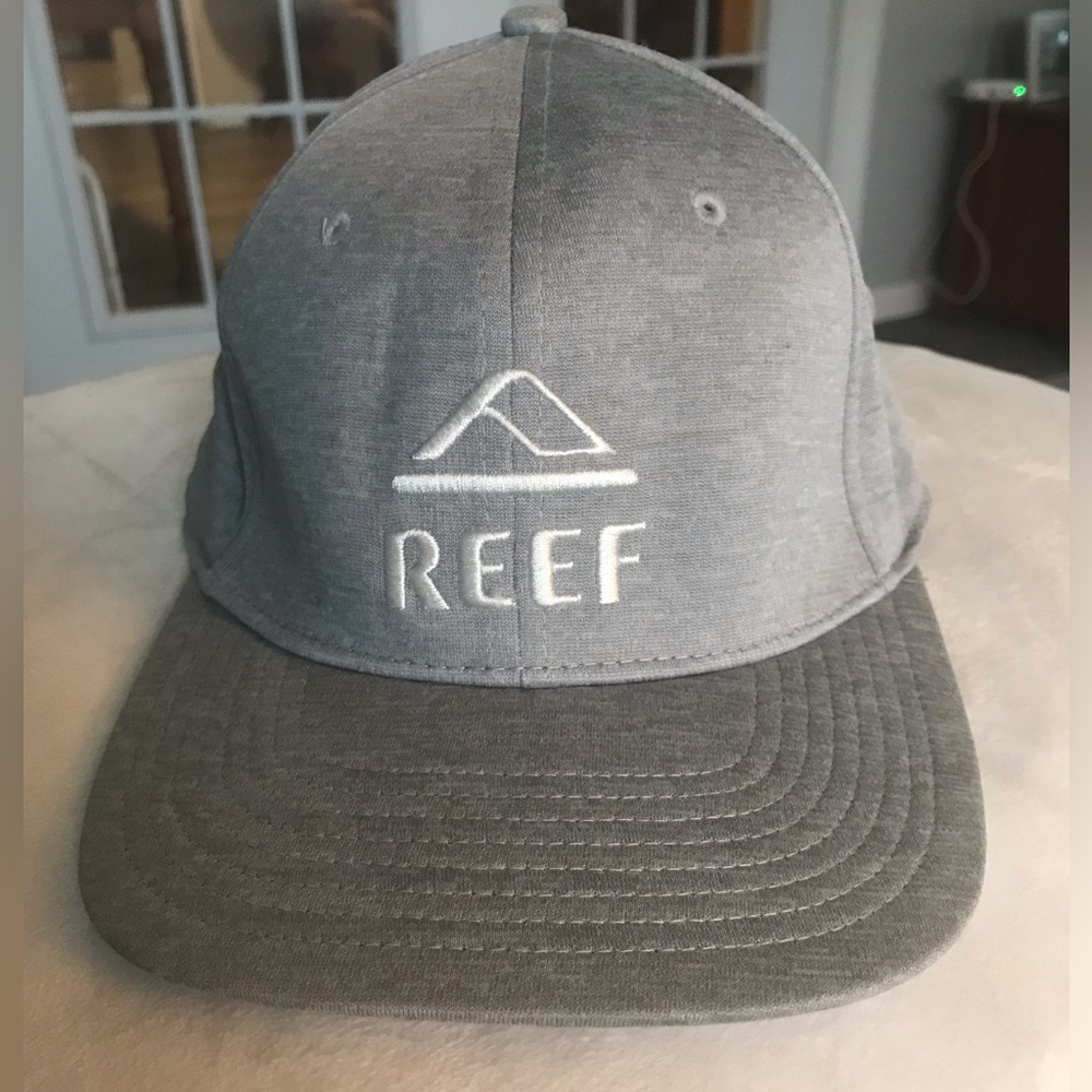 Reef Gray Ball Cap‎